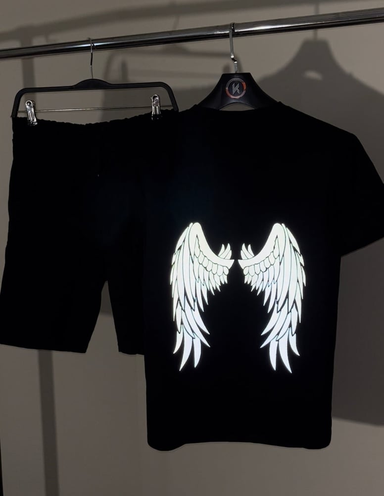طقم Wings