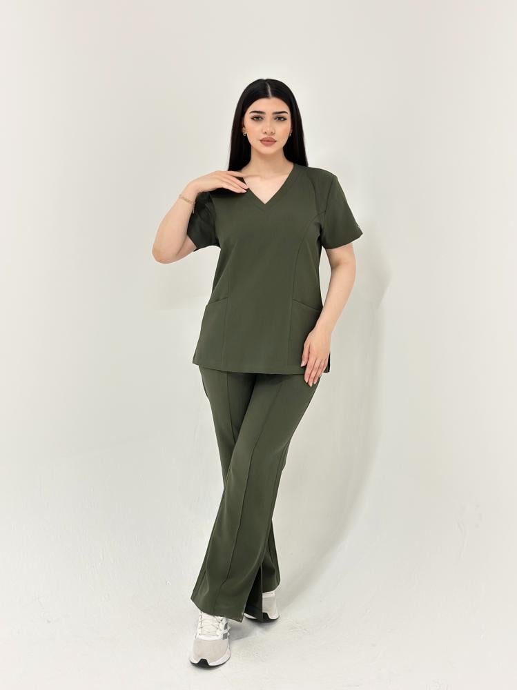 سكراب طبي لون زيتي Olive Green - موديل رقم ٢