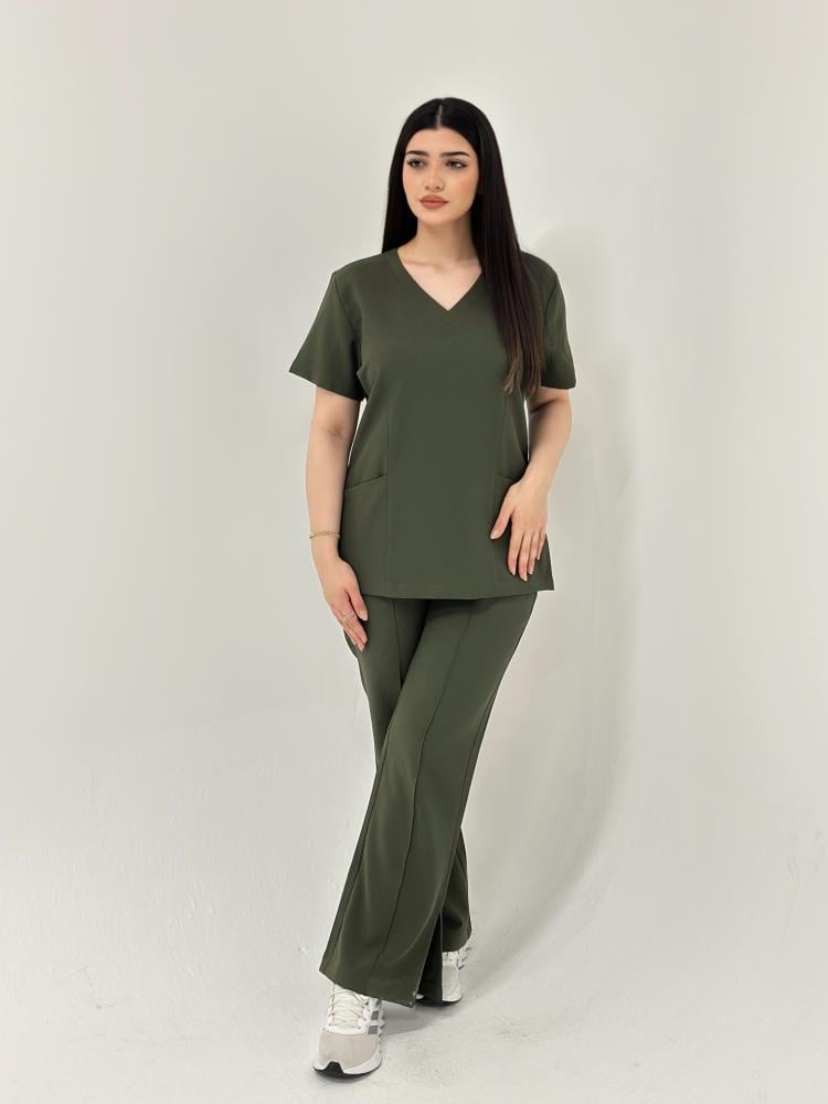 سكراب طبي لون زيتي Olive Green - موديل رقم ٢