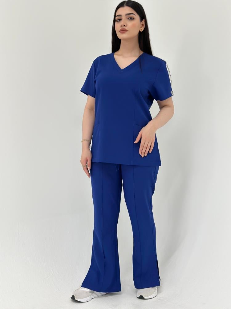 سكراب طبي لون رويال بلو Royal Blue - موديل رقم ٢