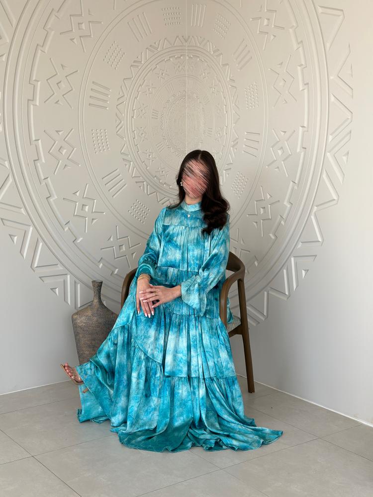 Double wide thobe made of crinkled silk fabric