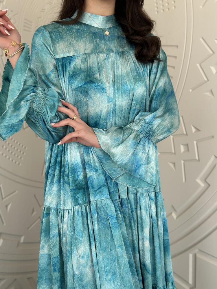 Double wide thobe made of crinkled silk fabric