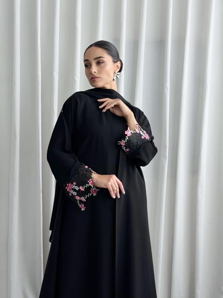 عباية عملية نص كلوش مع كلفه على للاكمام