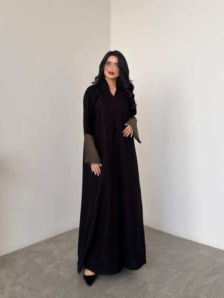 Practical abaya with washed silk sleeves