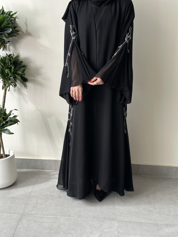 عباية مناسبات مع شك باللون الفضي