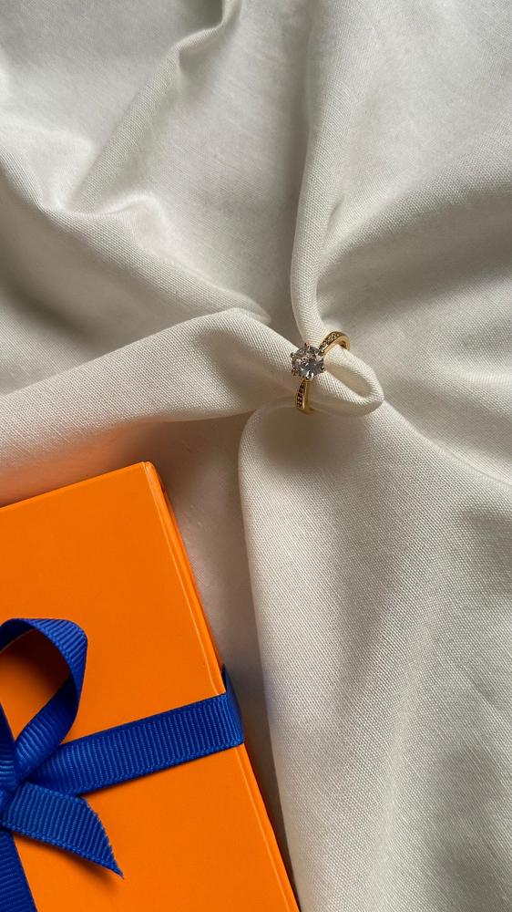 Women's ring
