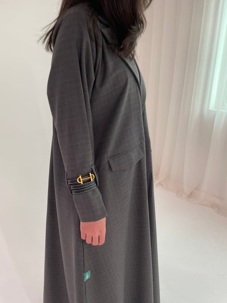 Signature Abaya - Grey