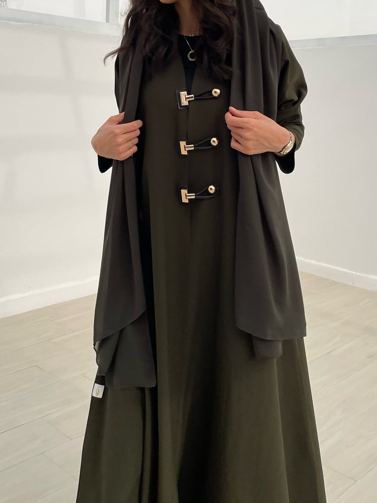 Button-up abaya in GREEN