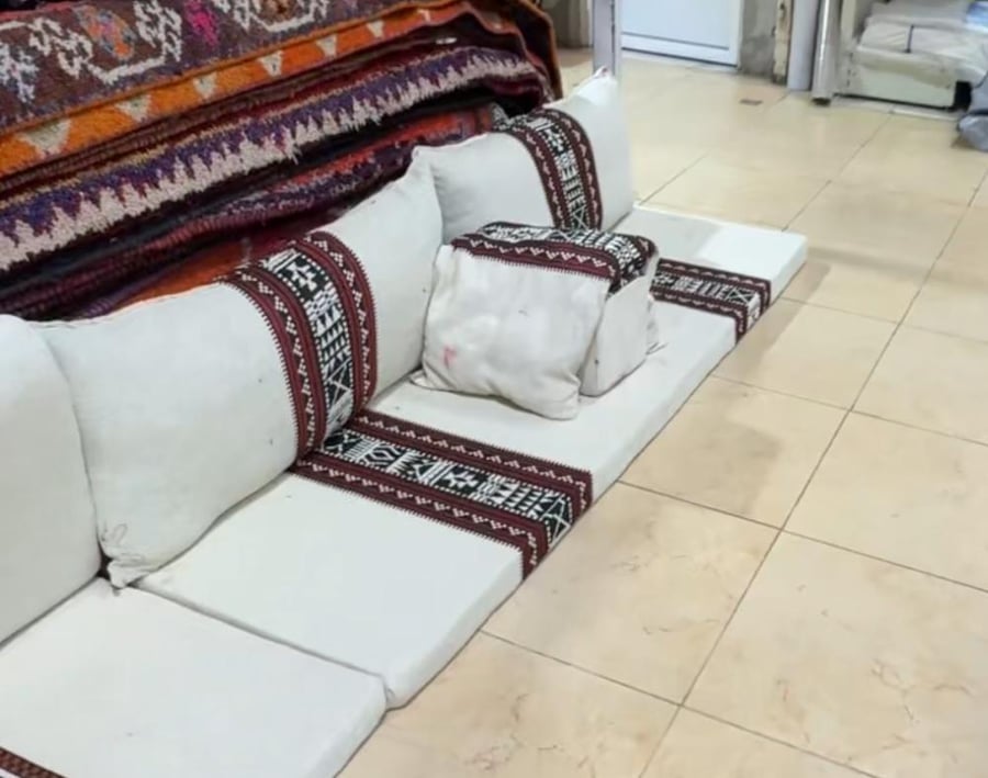 جلسة ارضية طقم