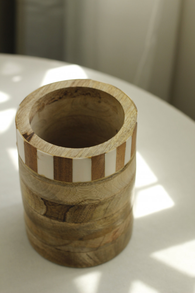 Wooden pot holder