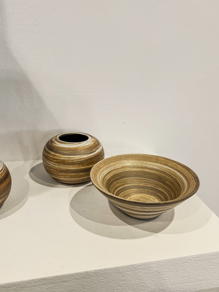 استاند تقديم فخار