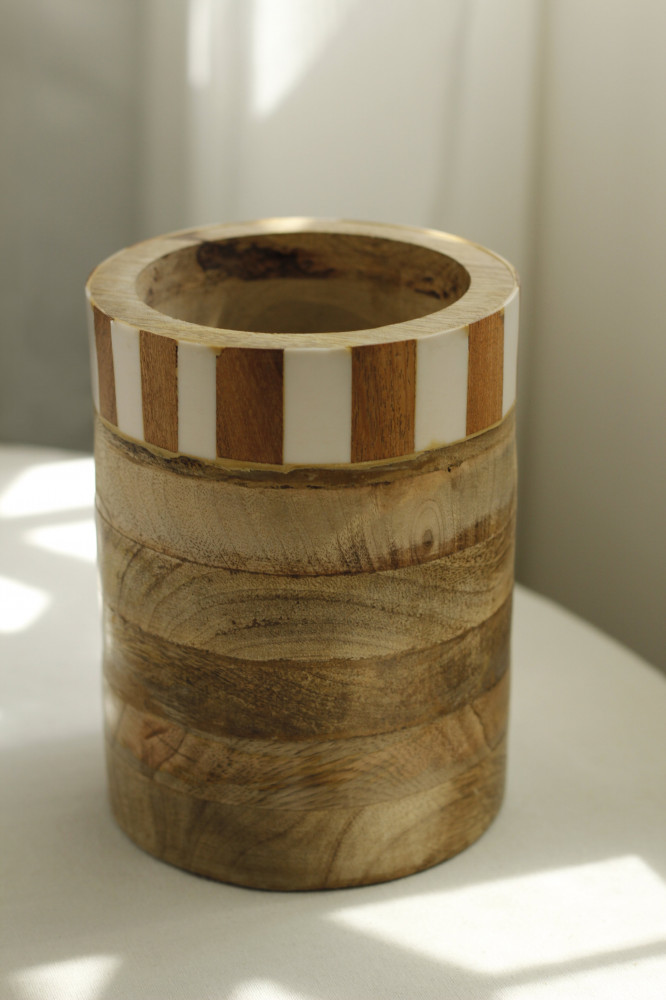 Wooden pot holder