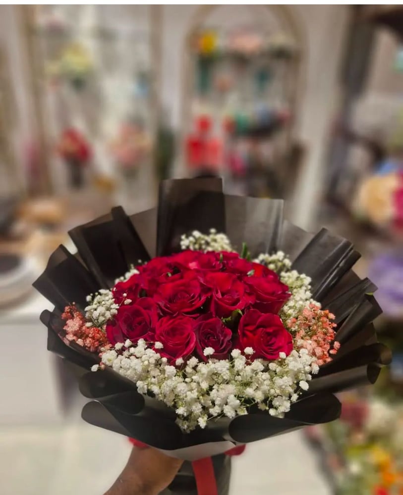 باقة ورد حمراء