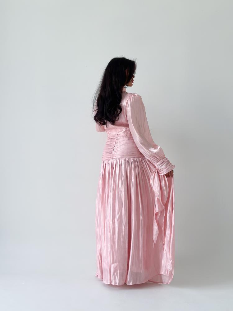 فستان زهري ساتان بكسرات Pink Satin Pleated Dress