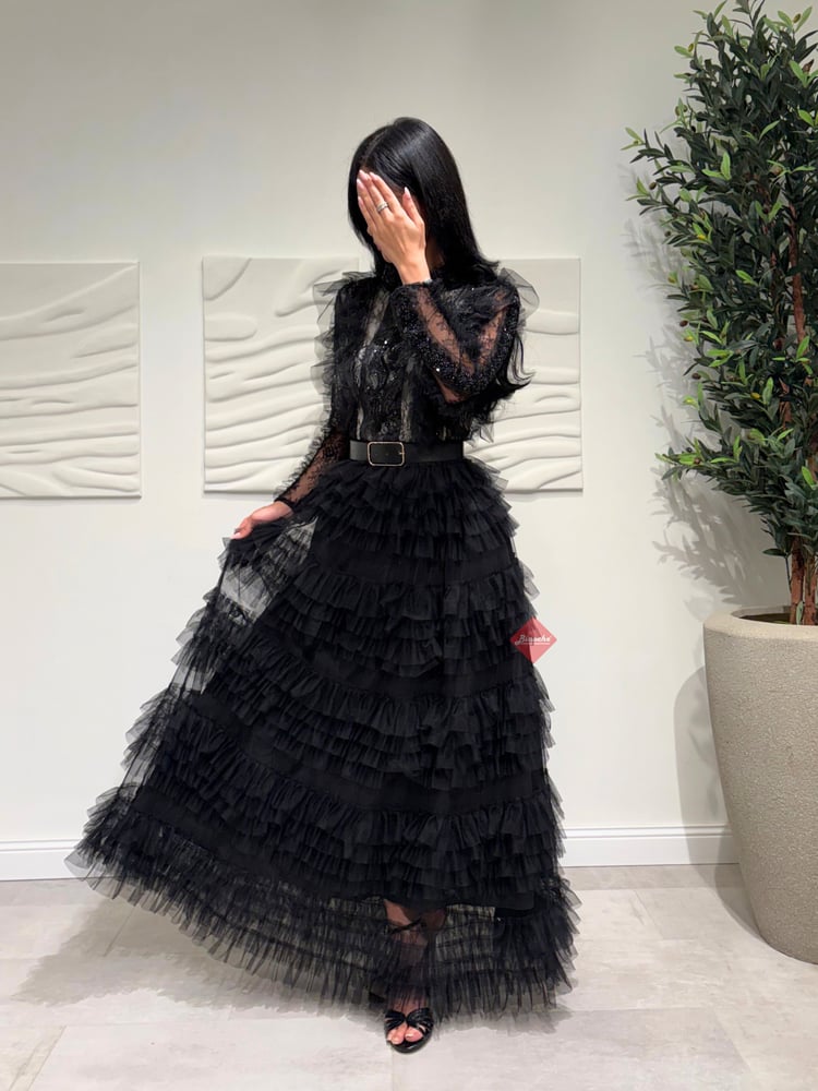 موقع فساتين سهرة فخمة