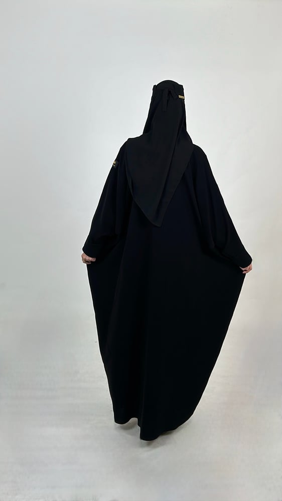 عبايه مشلح زرار