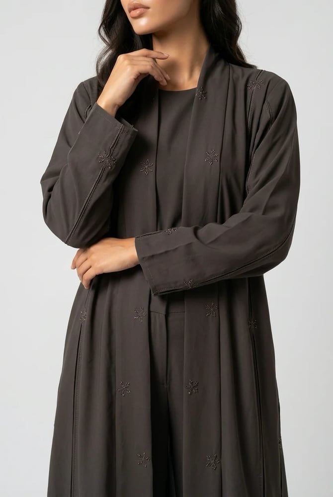 عباية سارة لف