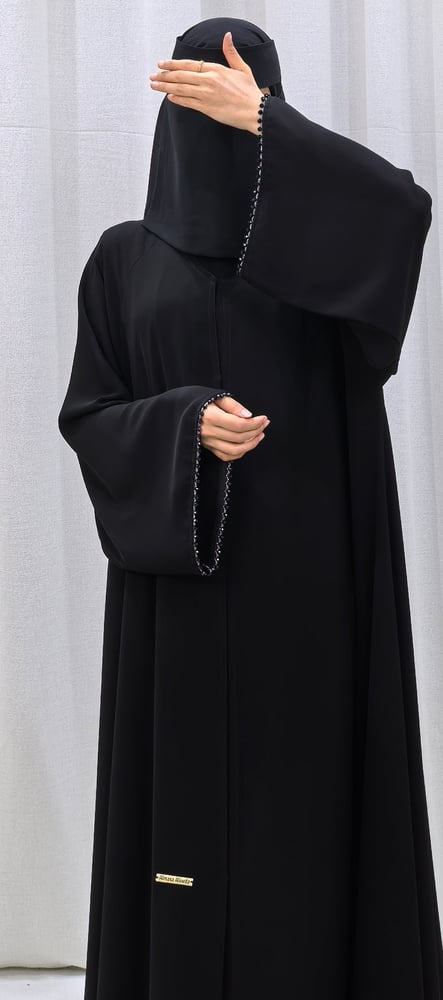 عبايه كلوش تطريز زرار قماش كريب ملكي
