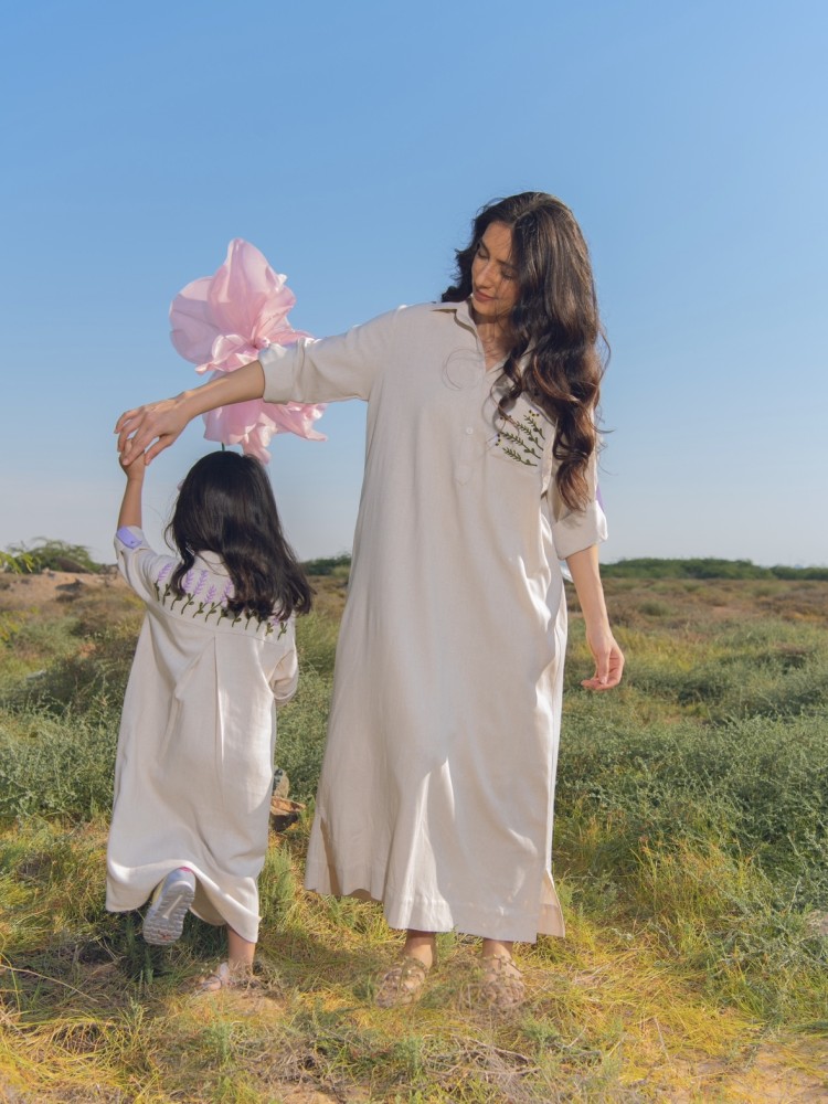 ثوب وردة الخزامى بيج للبنات - أنا وماما (135)