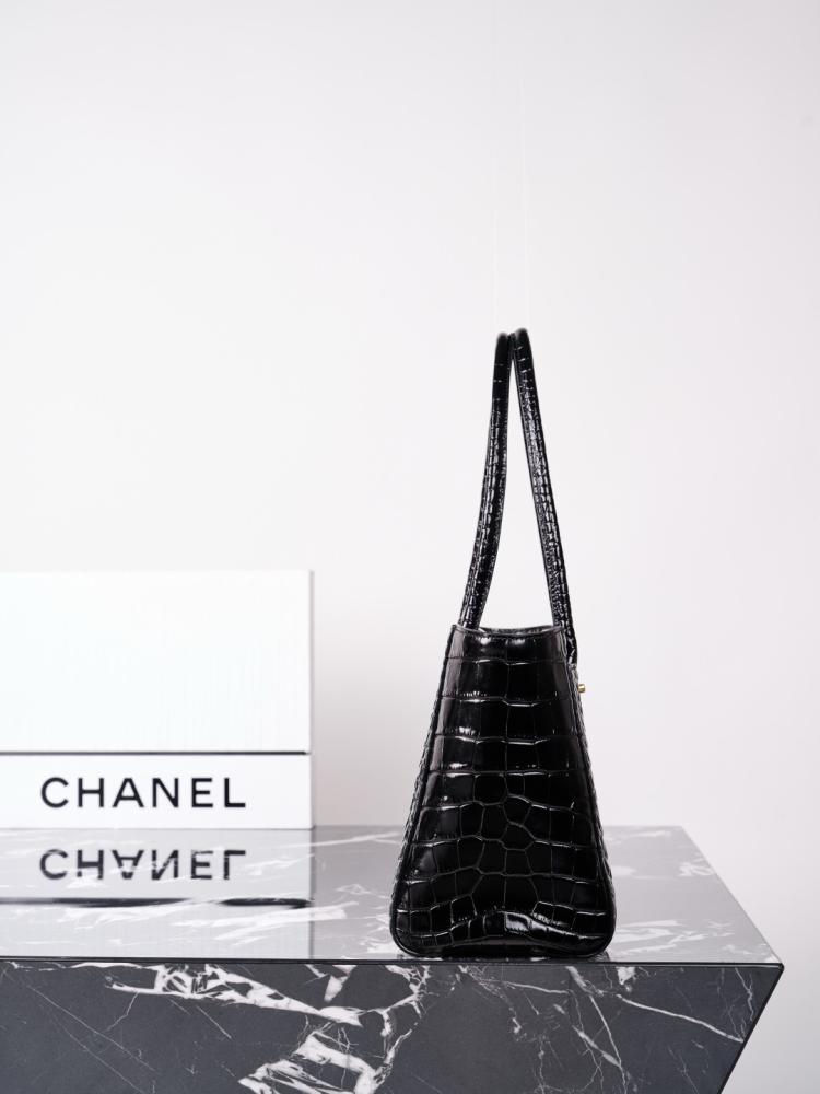 شانيل Small Shopping bag