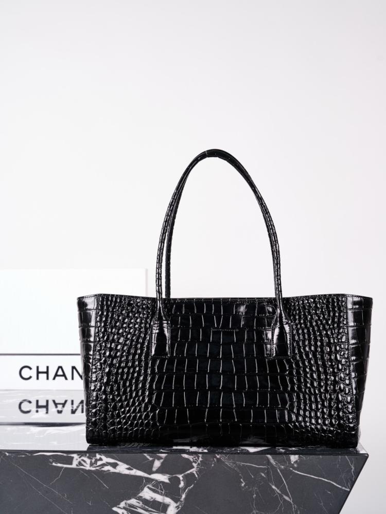 شانيل Small Shopping bag