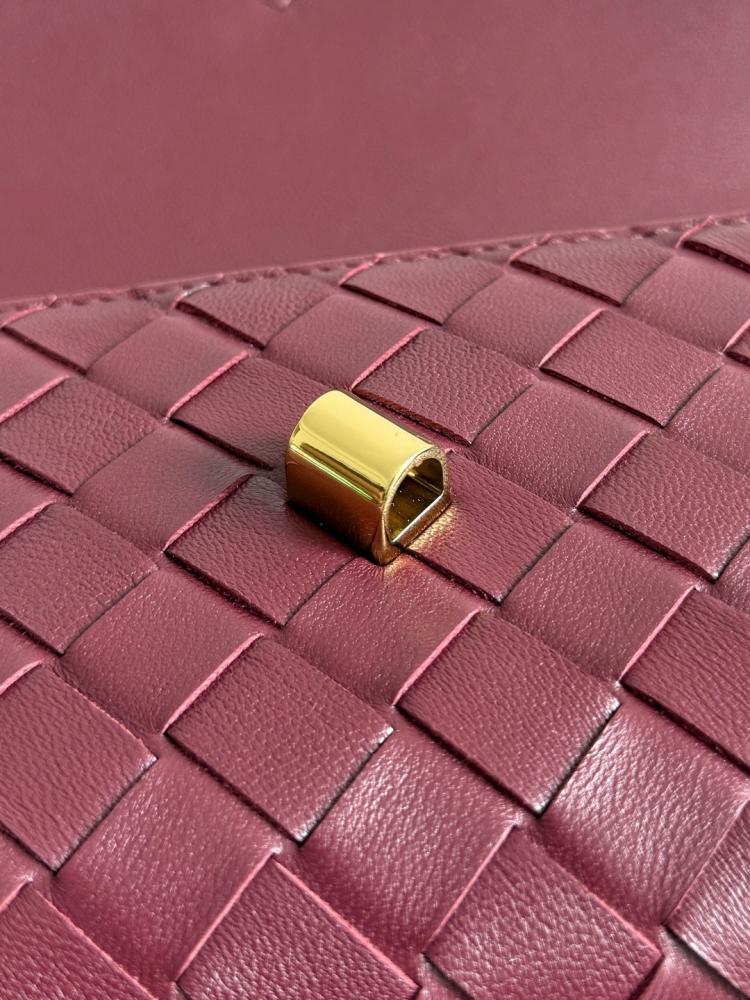 بوتيغا Andiamo Pouch مع ستراب