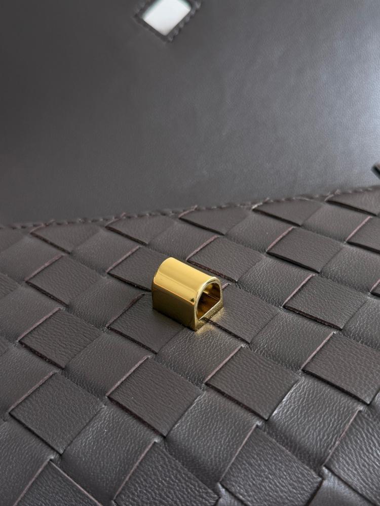 بوتيغا Andiamo Pouch مع ستراب