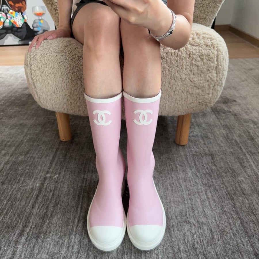 بوت شانيل Rain boots