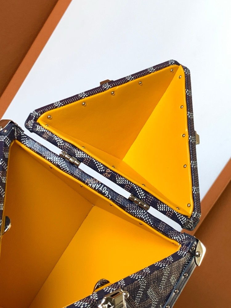 ‏LOZINES ‏GOYARD