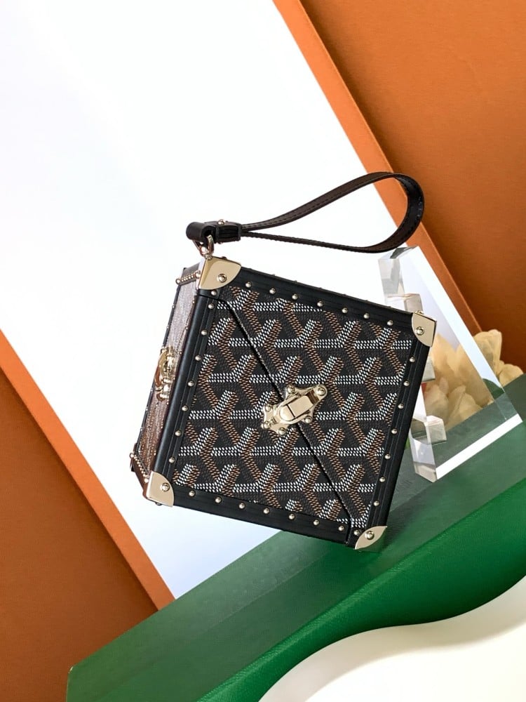 ‏LOZINES ‏GOYARD