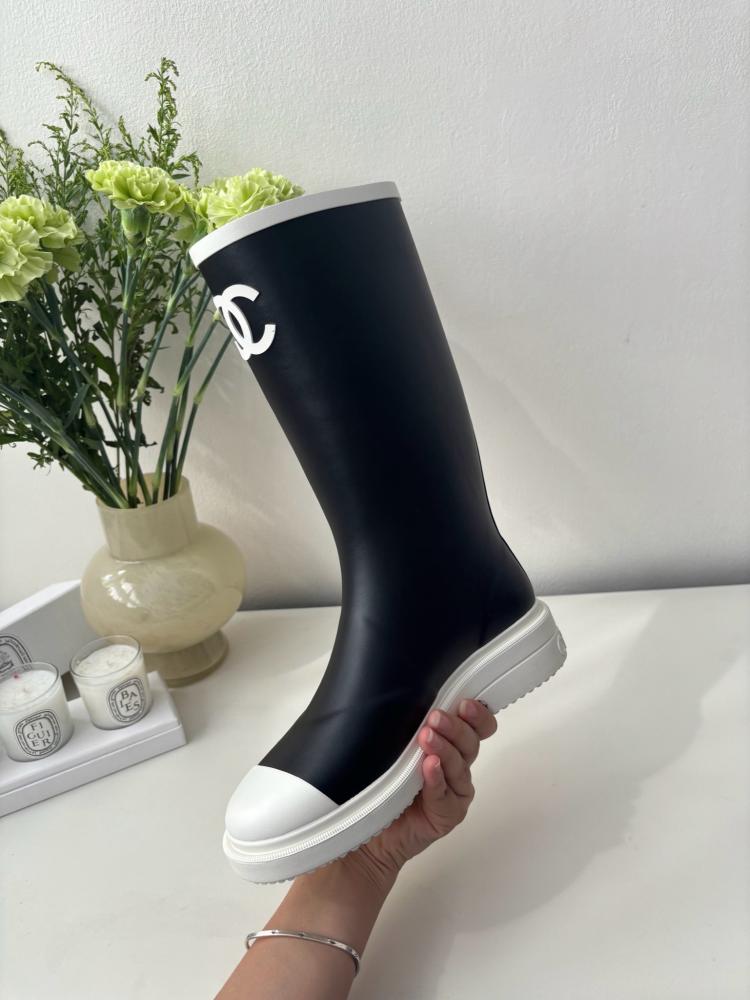 بوت شانيل Rain boots