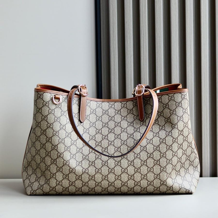 GG EMBLEM MEDIUM TOTE