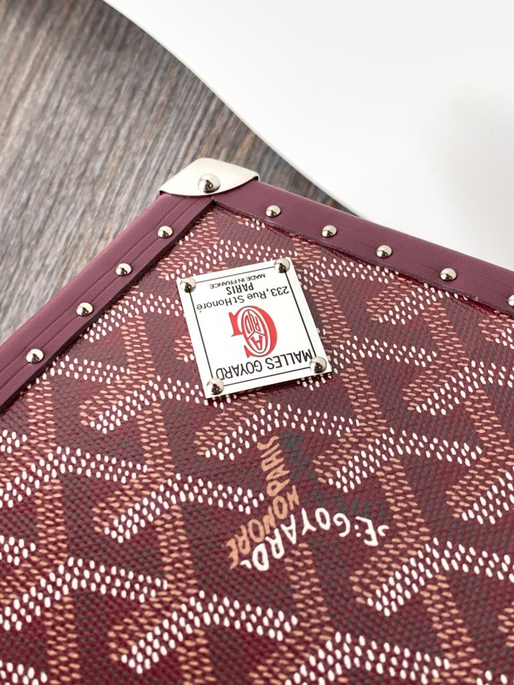 ‏LOZINES ‏GOYARD