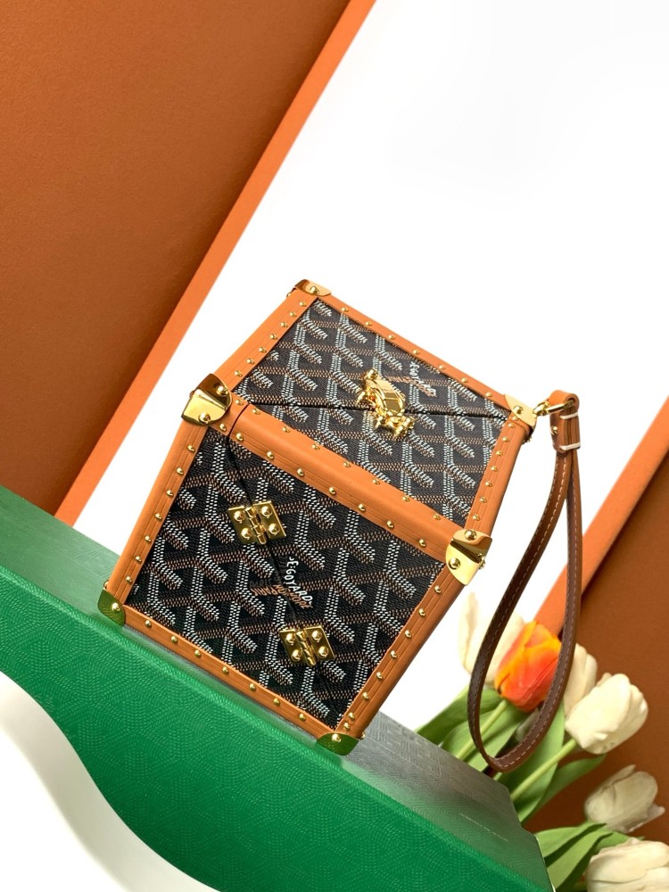 ‏LOZINES ‏GOYARD