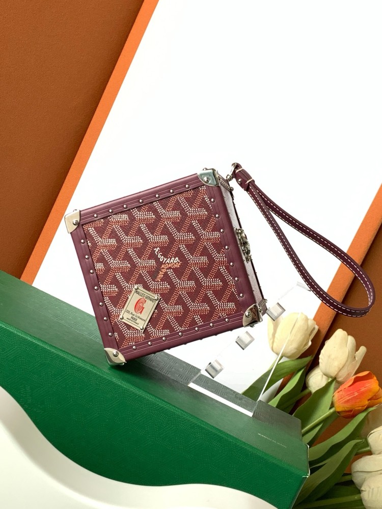 ‏LOZINES ‏GOYARD