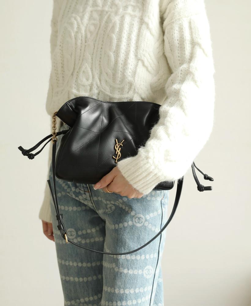 Jamie SHOULDER POUCH ميديم