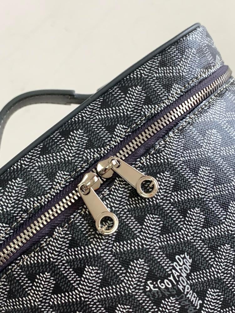 Vanity muse bag
