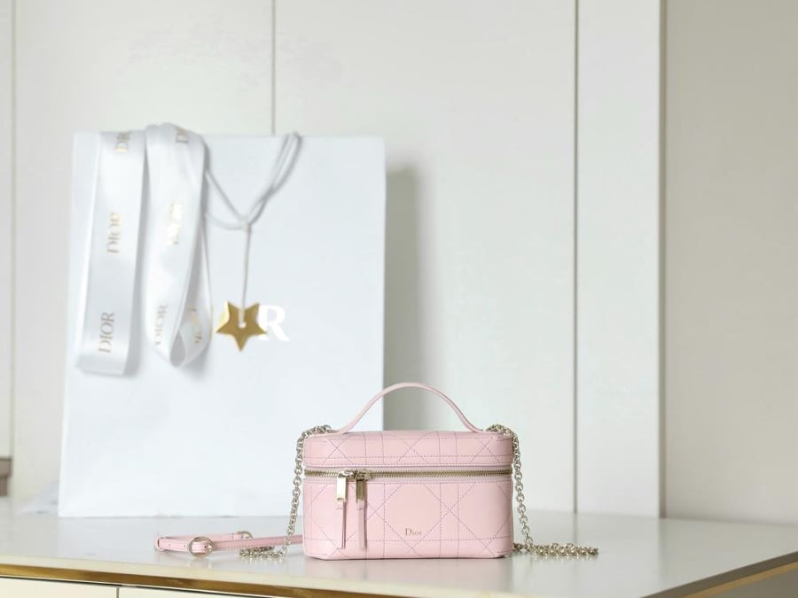 Vanity ديور