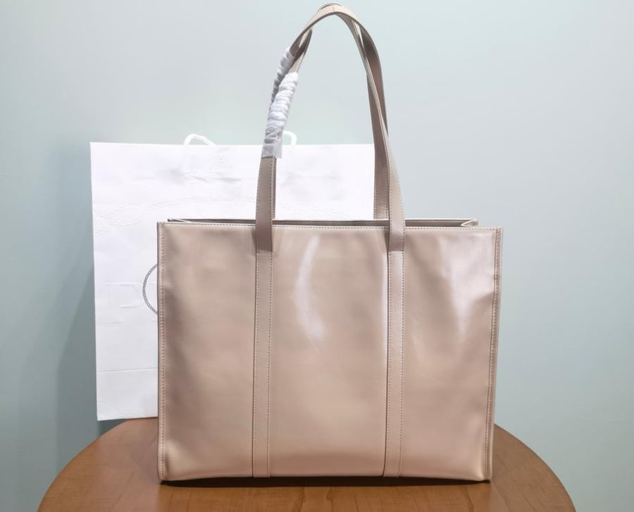 Large leather tote