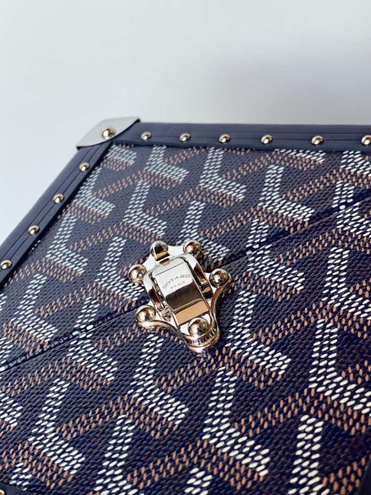 ‏LOZINES ‏GOYARD