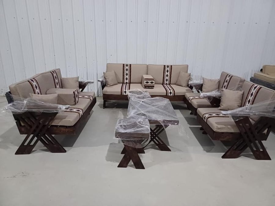 طقم كراسي خشب مع جلسات