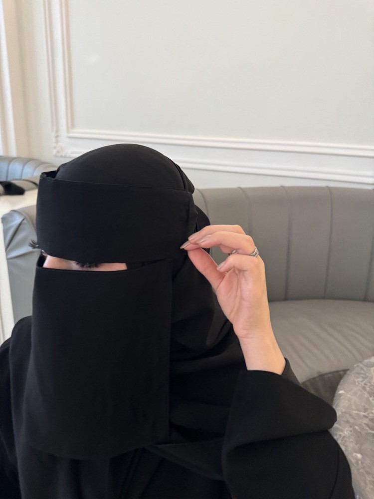 عرض ٤ نقاب مبطن حرير (طبقه) بمشبك الذكي