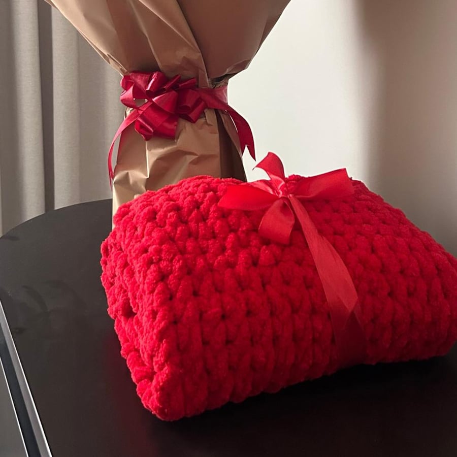 باقة ٢٠ غصن جوري احمر + سكارف