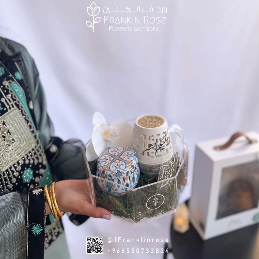 وايت اوركيد- سداسي