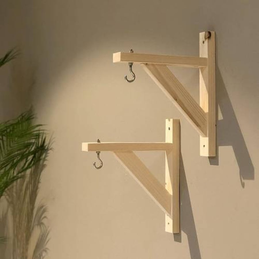 Light natural wood corner and holder for hanging plants or macrame, quantity 1