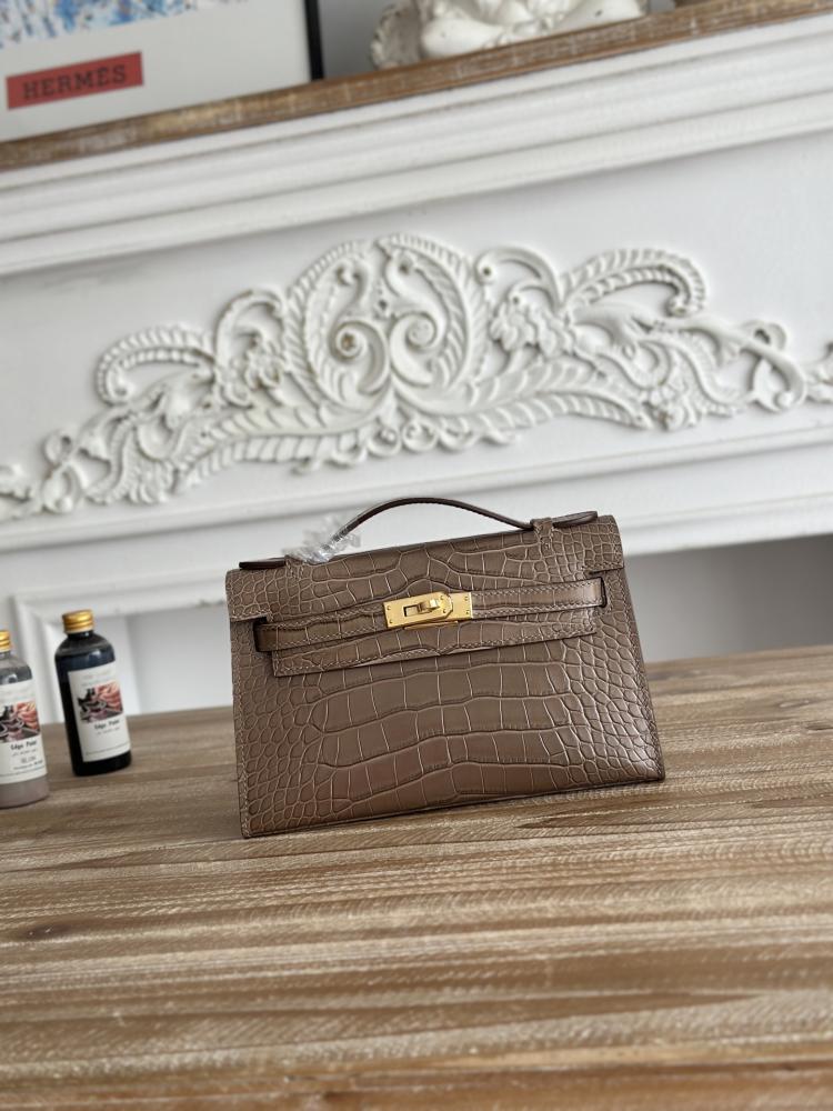 Hermes Kelly Mini Pochette 22cm - Etoupe / Gold Hardware