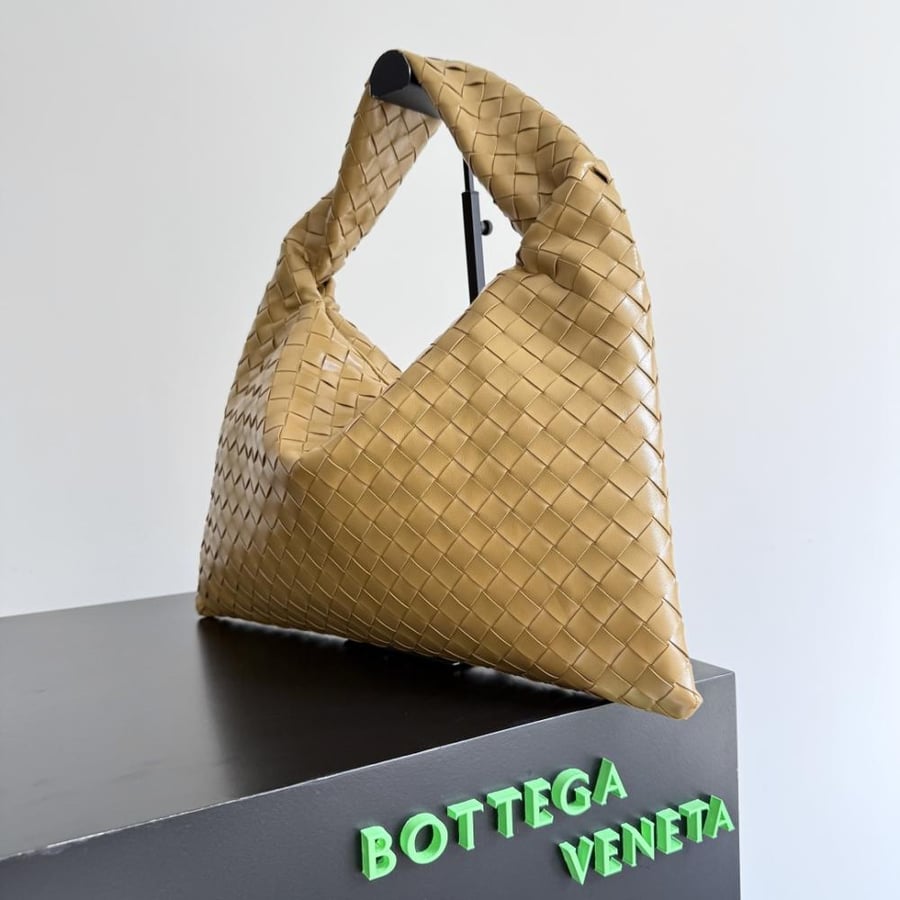 BV New Medium Hop Bag 46cm (Leather)