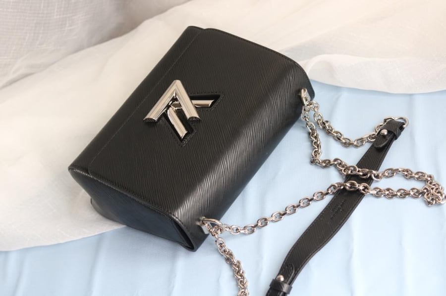 LV Twist Epi Leather 23cm