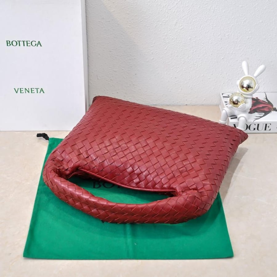 BV New Medium Hop Bag 46cm (Leather)