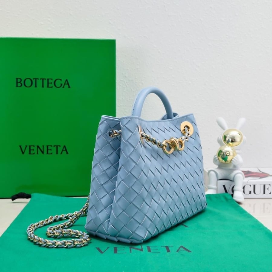 BV Small Andiamo Chain Bag 25cm